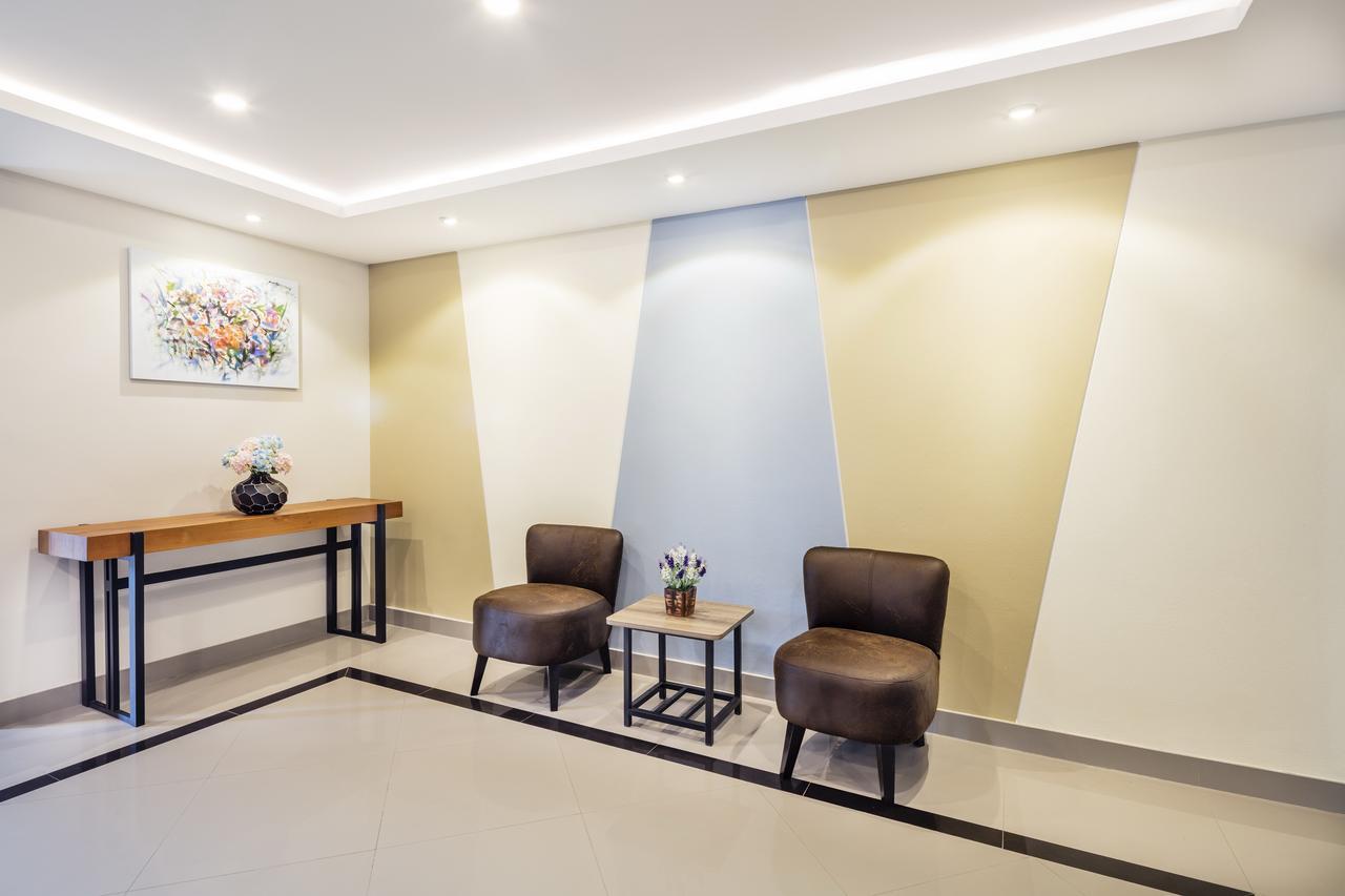 Livotel Hotel Hua Mak Bangkok Exteriör bild