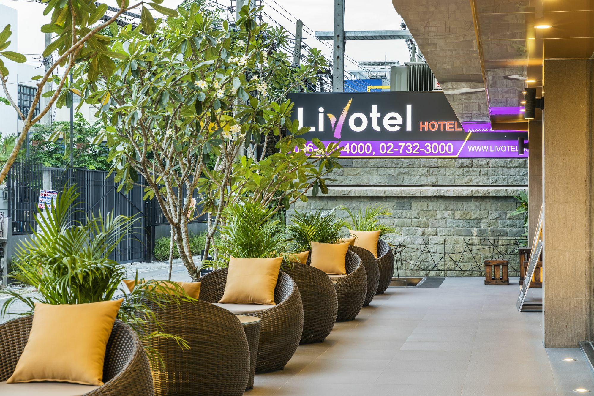 Livotel Hotel Hua Mak Bangkok Exteriör bild