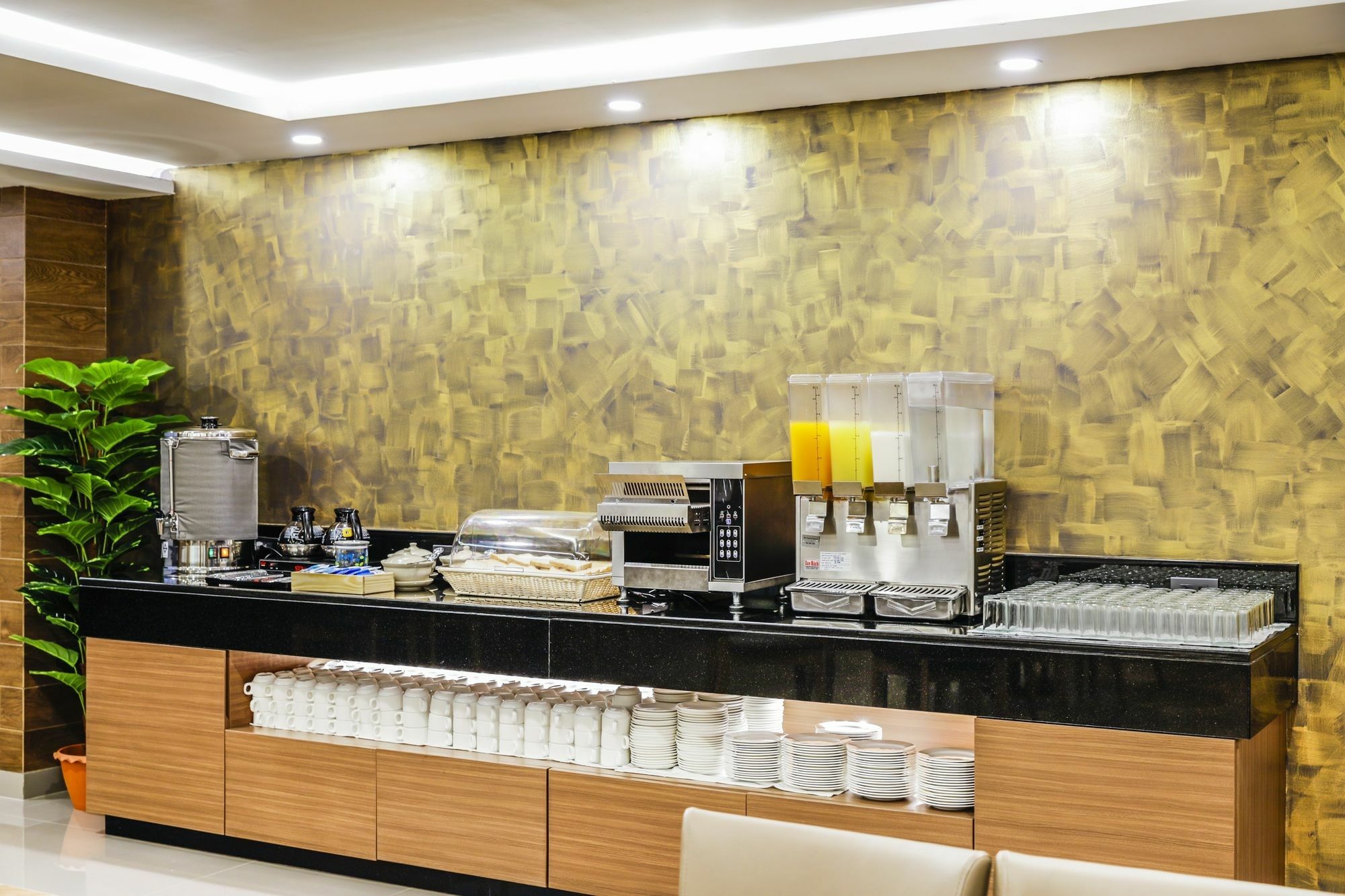 Livotel Hotel Hua Mak Bangkok Exteriör bild