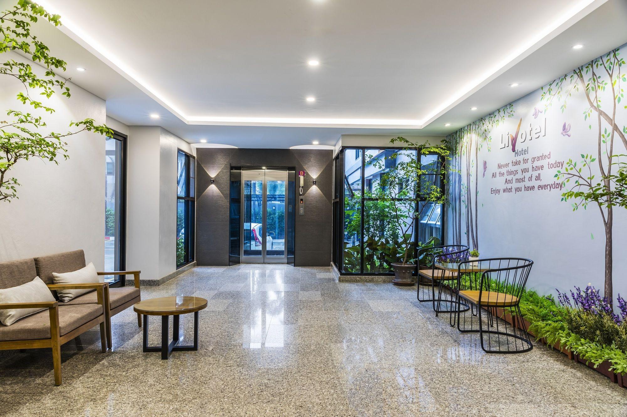 Livotel Hotel Hua Mak Bangkok Exteriör bild