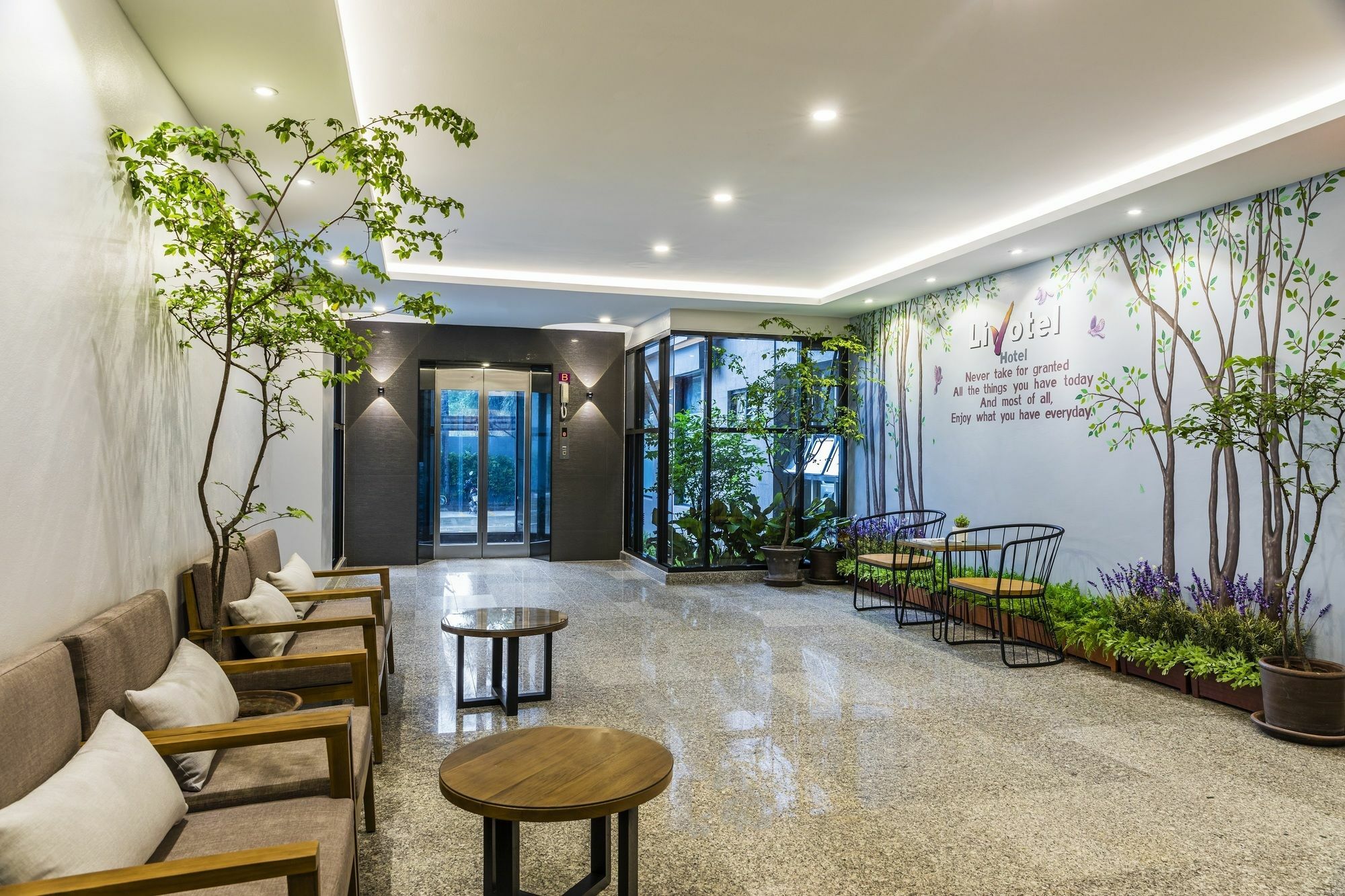 Livotel Hotel Hua Mak Bangkok Exteriör bild