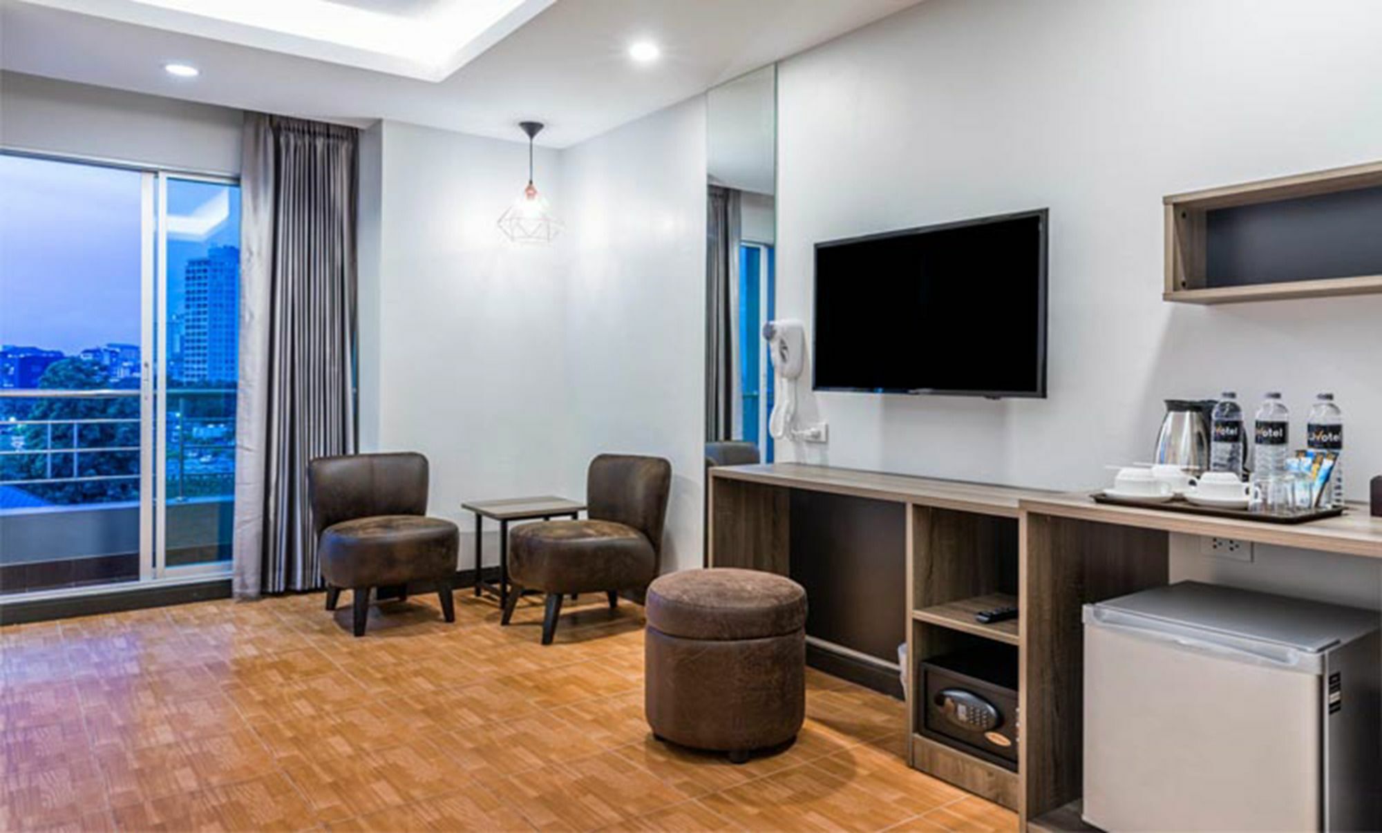 Livotel Hotel Hua Mak Bangkok Exteriör bild